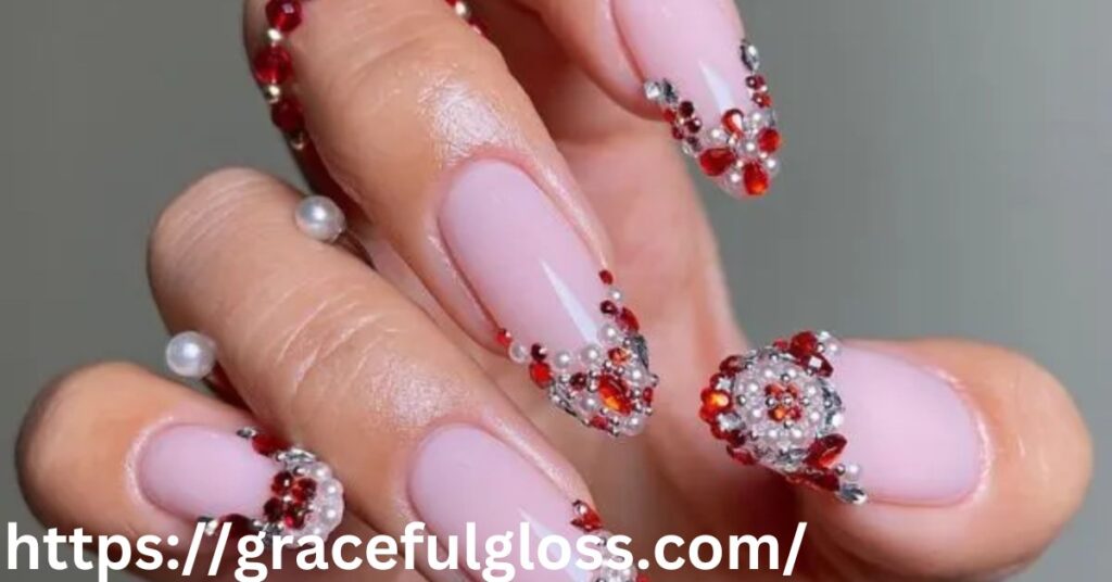 White and Gold Holiday Glam22 christmas nails design simple and stunning