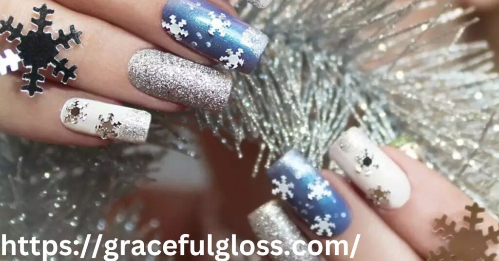 Glittery Snowflakes35 short christmas nails to bring magic at your fingertips