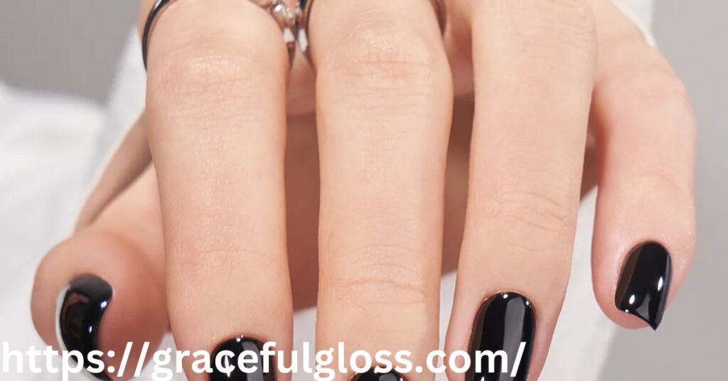 Short and Elegant Black Manicure