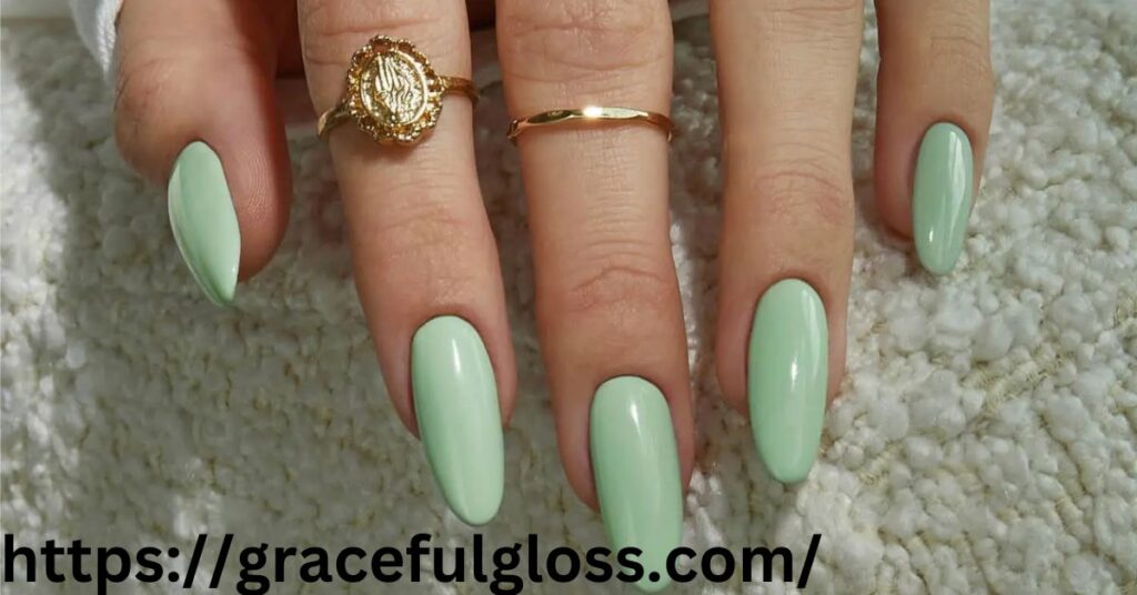 Minty and Dark Green Contrast